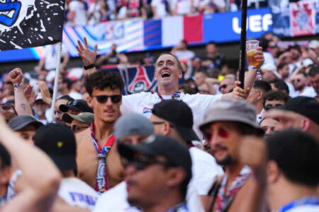 World Cup fans may be drinking alcohol in extreme heat, which is risky for the body