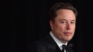 Elon Musk No Longer A Trillionaire As SpaceX Stock Falls