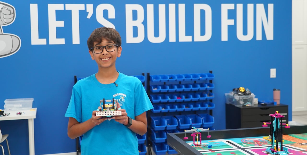 Hasan Dholkawala participated in the senior robotics category as the sole member of Team Robo Vortex. His design won him the 7th place in the competition.