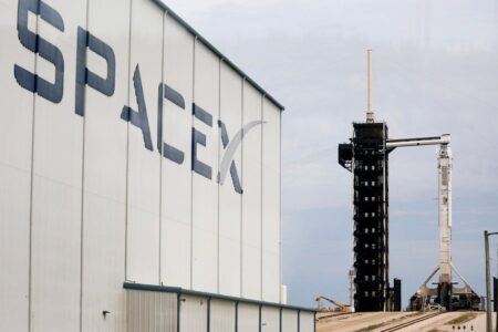 SpaceX Shares Tumble Below IPO Price