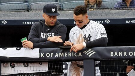 MLB effectively outlaws use of AI on dugout iPads during games
