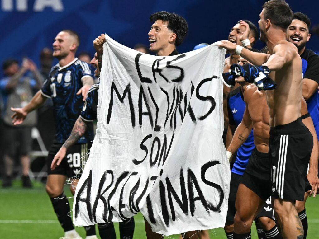 UK urges FIFA to investigate Argentina over World Cup Falklands banner