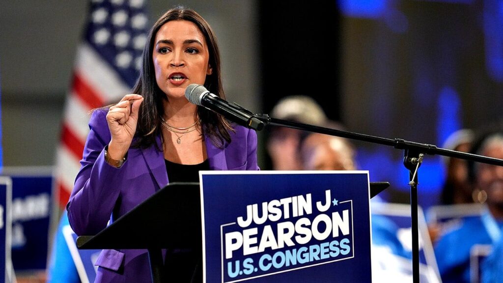 AOC accused of putting on new accent during Memphis rally: ‘Going full Kamala’