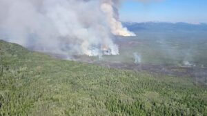 Fire outside Wrigley, N.W.T., moves closer to community