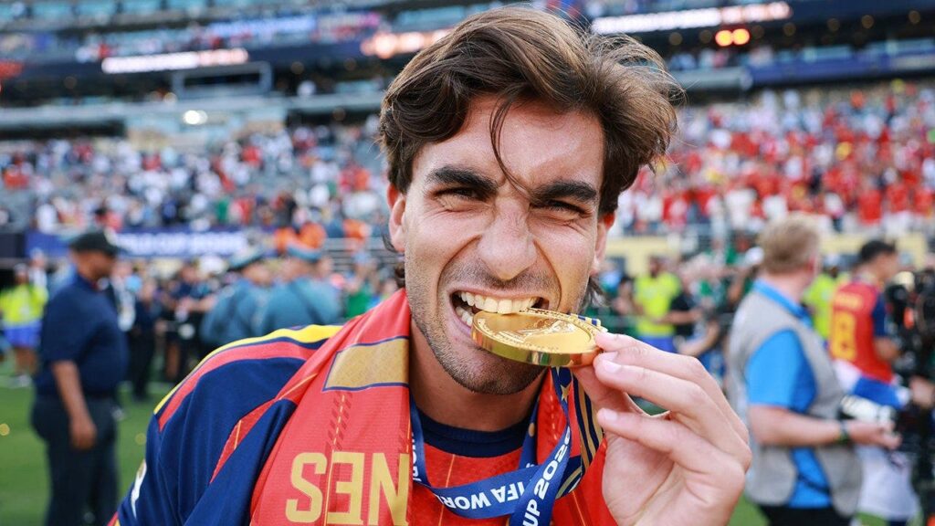 Ferran Torres sports ‘Make Spain Great Again’ hat similar to Trump’s slogan at World Cup homecoming parade