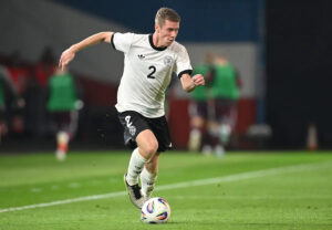 Strong training camp leads to Eintracht Frankfurt taking closer look at Germany U21 fullback Elias Baum