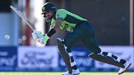 Robin Uthappa blames Babar Azam’s lack of Virat Kohli-like mental resilience for batting slump amid ‘abuse and disrespect’