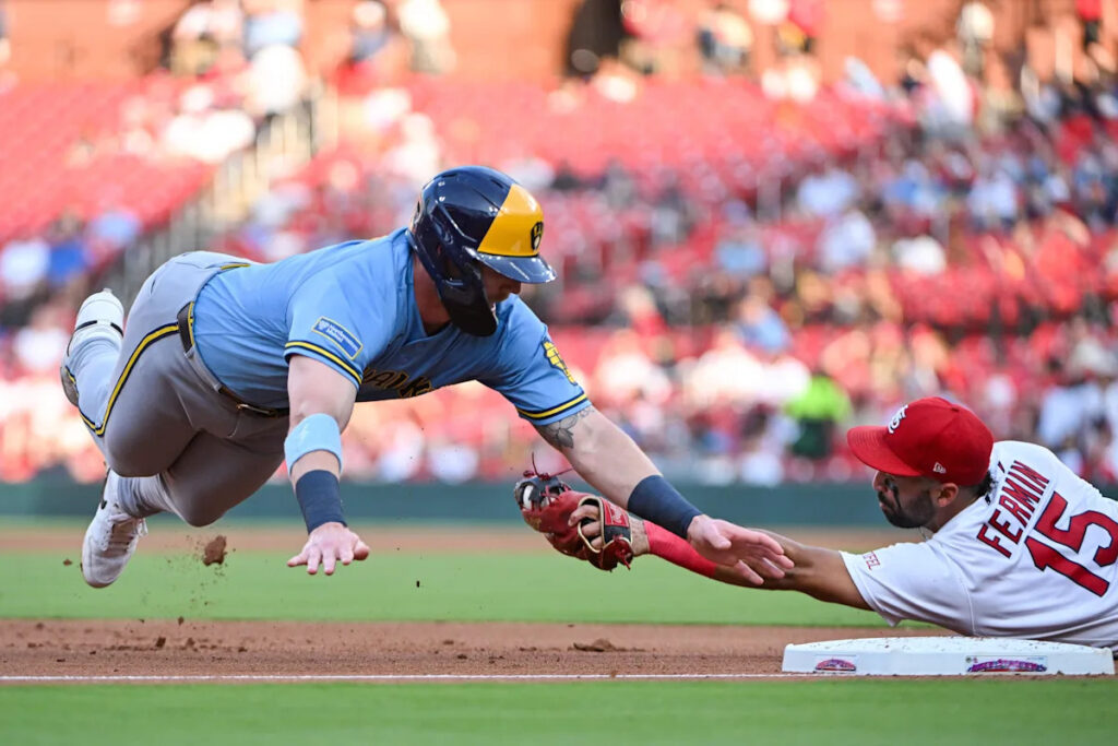 Bauers powers Brewers to an 8-4 series finale win