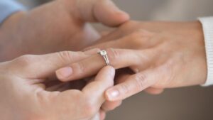 Dear Abby: My nephew ghosted our family — now he wants a wedding gift