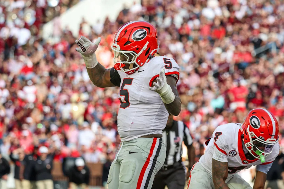 Georgia Bulldogs linebacker Raylen Wilson reacts