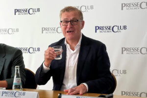Bayern Munich CEO defends mega-salaries for marquee stars