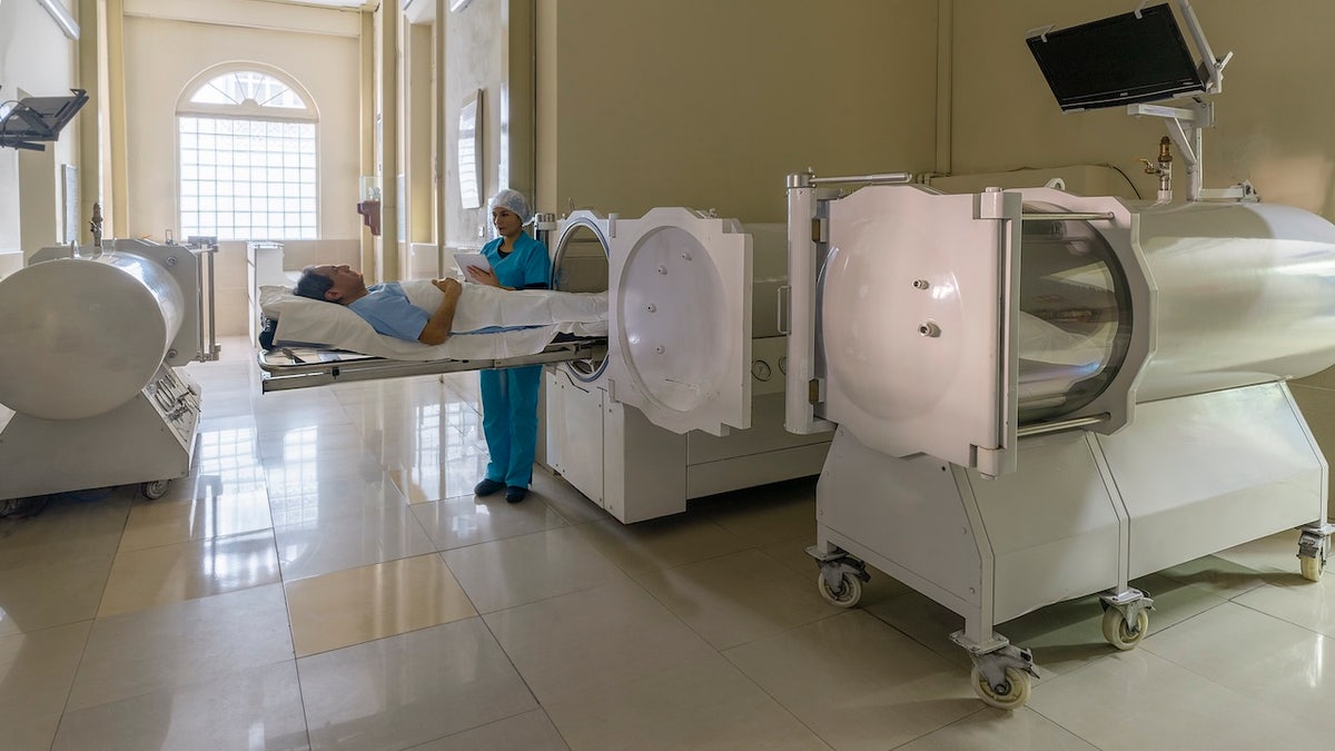 Hyperbaric treatment center