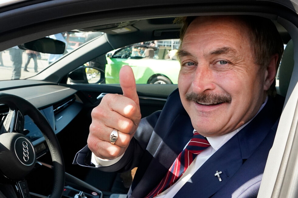 Trump endorses ‘Pillow Man’ Mike Lindell for Minnesota governor