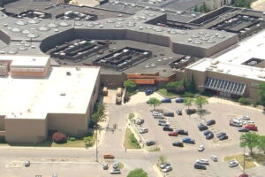 Police investigate shooting at Detroit-area shopping mall