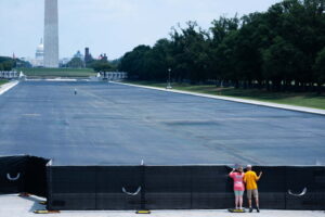 Man charged with damaging Reflecting Pool cites ‘irregularities’