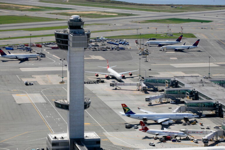 JetBlue pilot reports drone strike near JFK airport
