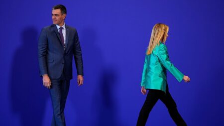 Spain gives Italy two days to lift border checks on Spanish travellers