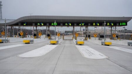‘Check your credit card bills’: Gordie Howe bridge user says he’s been double charged for crossings