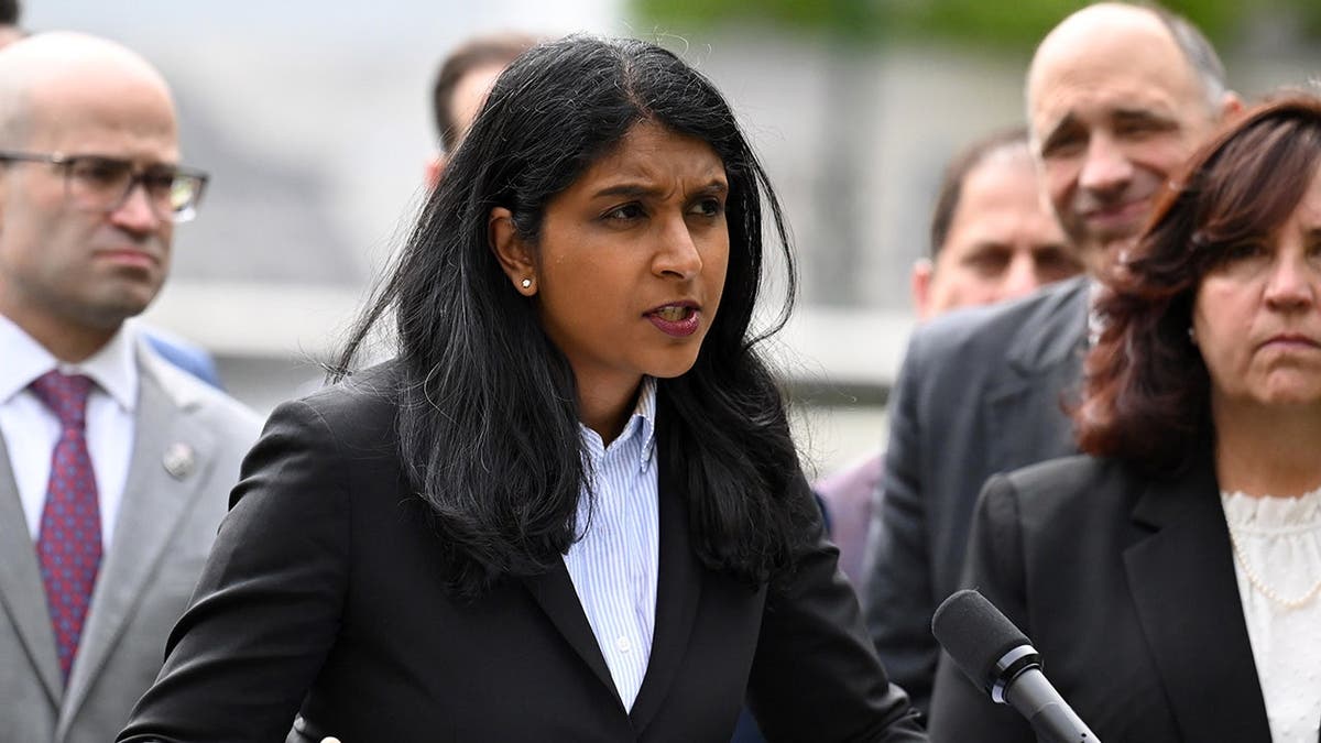 Saritha--Komatireddy speaking