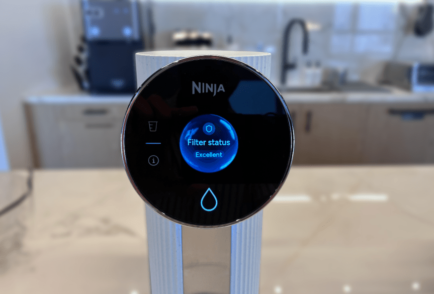 display showing that the filter status is excellent