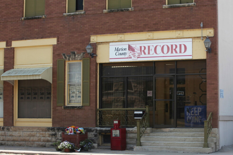 Small Kansas town to pay $850K to settle lawsuit over raid on newspaper