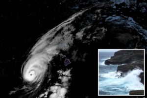 Hurricane Lowell barrels toward Hawaii — issued to Category 3 as heavy rain, flash floods pound islands