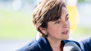 Quebec won’t reverse course on French-only voter info mailout ahead of provincial election