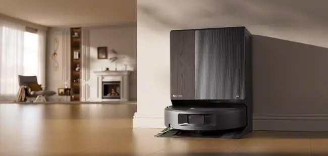 Roomba Max 875 Combo and docking station.