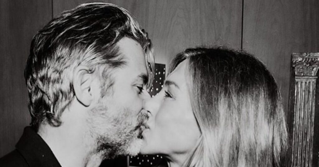Jennifer Aniston’s Boyfriend Jim Curtis Details Beginning Moments of the Pair’s Budding Romance