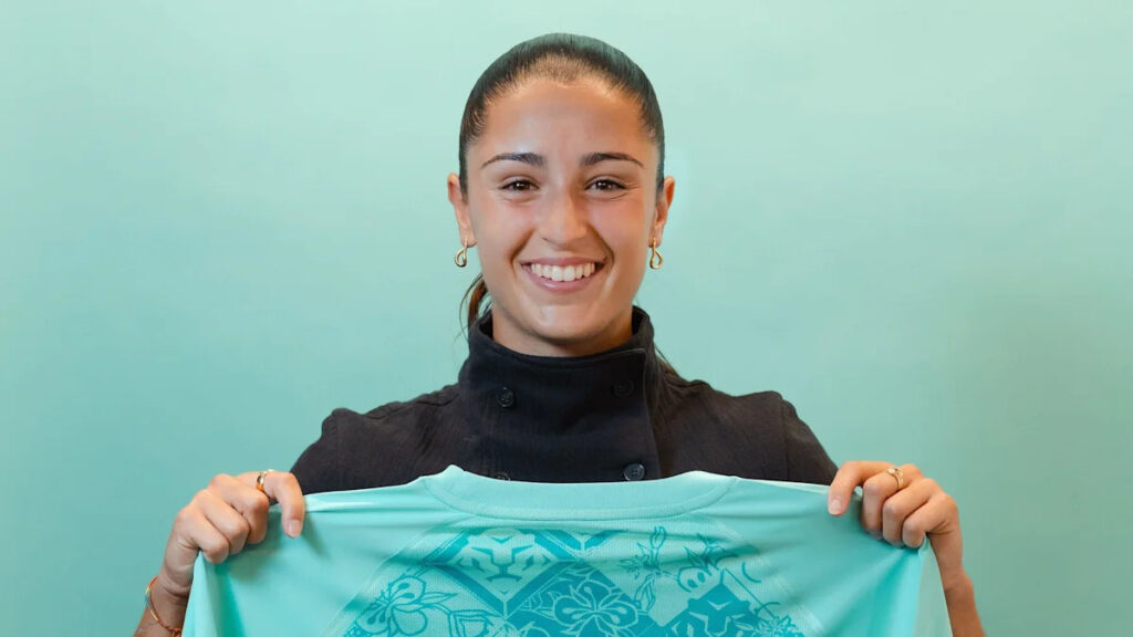 Fernandez signs new London City contract