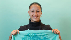 Fernandez signs new London City contract
