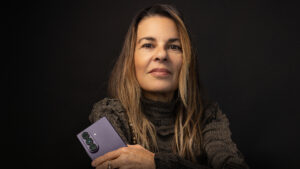 Samsung Goes to Couples Therapy to Unpack iPhone-to-Android Tension
